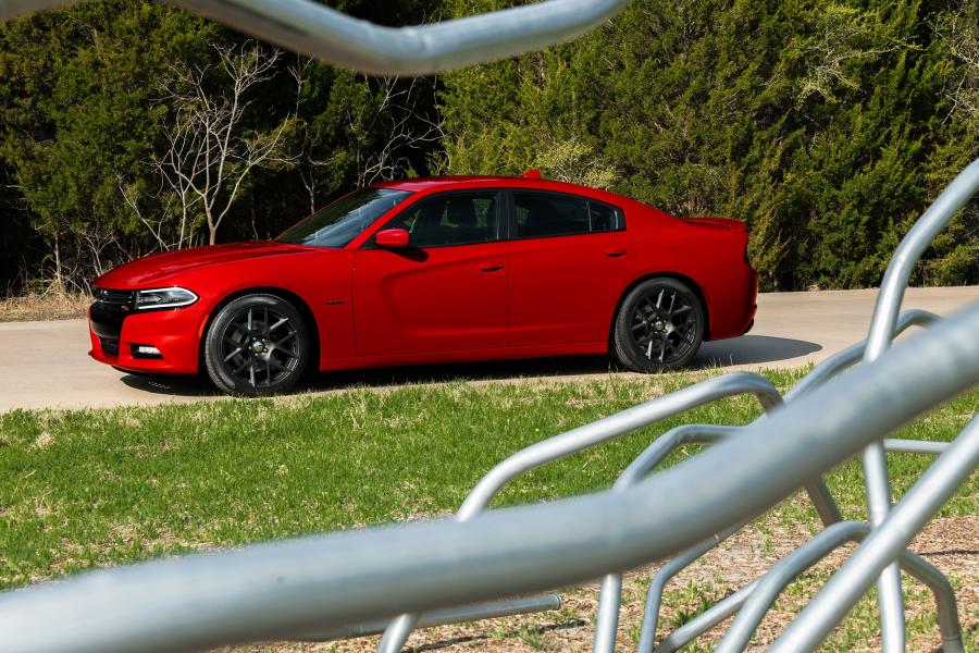  Dodge Charger R/T 2015 года  (фото 28 из 61)